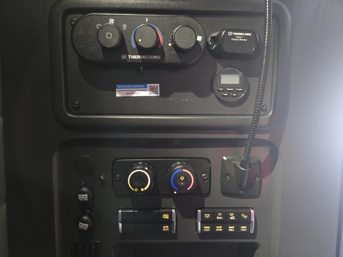 2021 Freightliner Cascadia-10