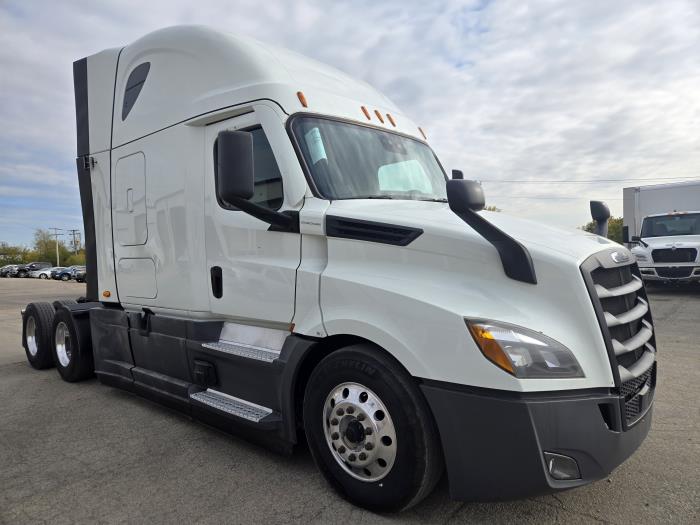 2021 Freightliner Cascadia 126" Sleeper Cab photo 4