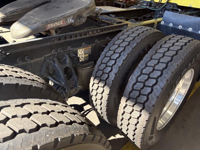 2021 Peterbilt 579-6