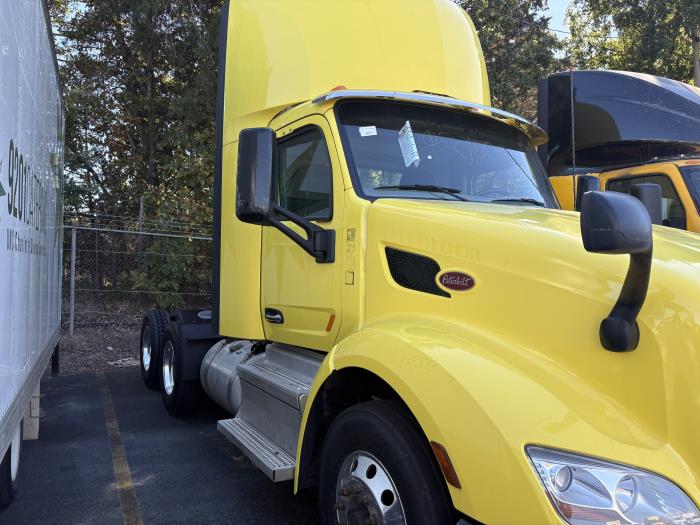 2021 Peterbilt 579 photo 3