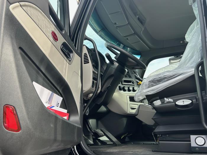 2026 Peterbilt 567-2