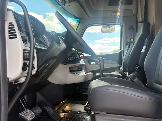 2026 Peterbilt 579-8