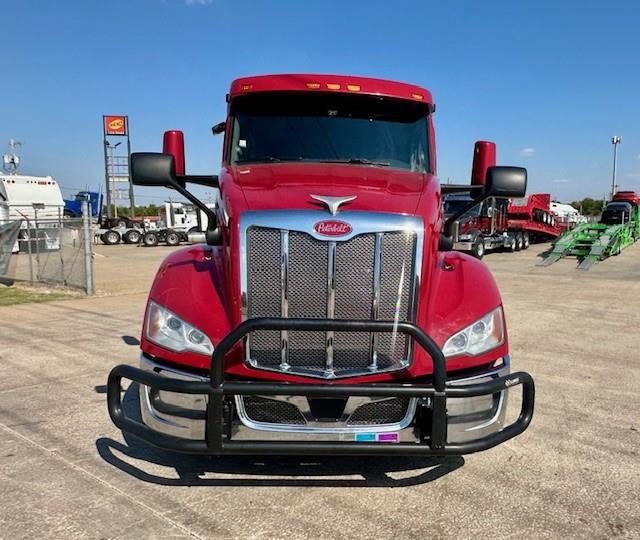 2022 Peterbilt 579-9