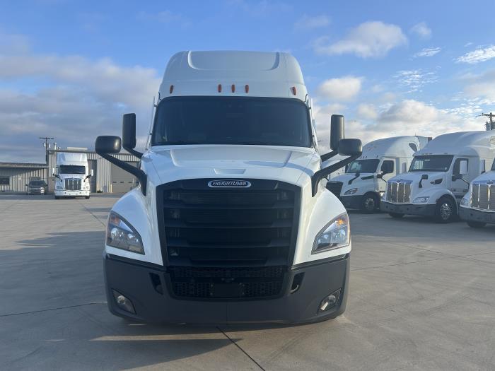 2021 Freightliner Cascadia-1