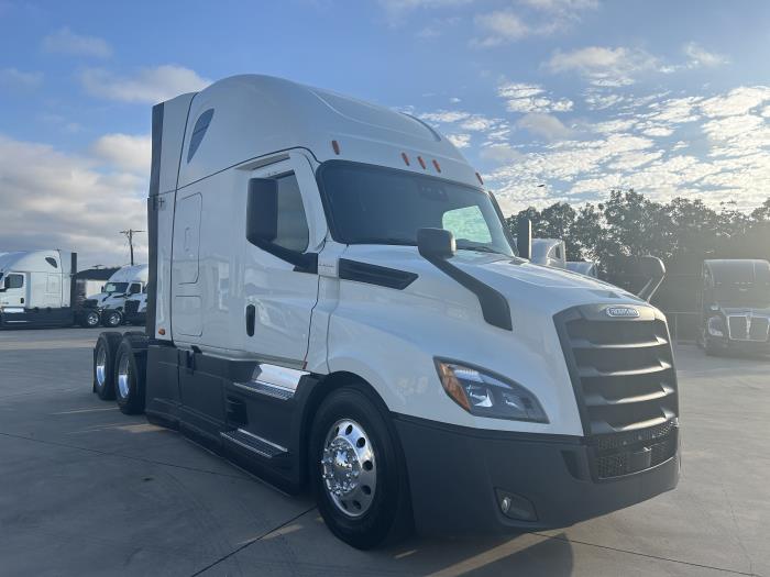 2021 Freightliner Cascadia-2