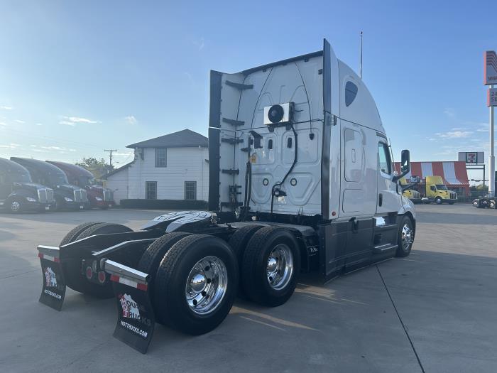 2021 Freightliner Cascadia-4