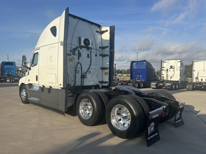 2021 Freightliner Cascadia-6