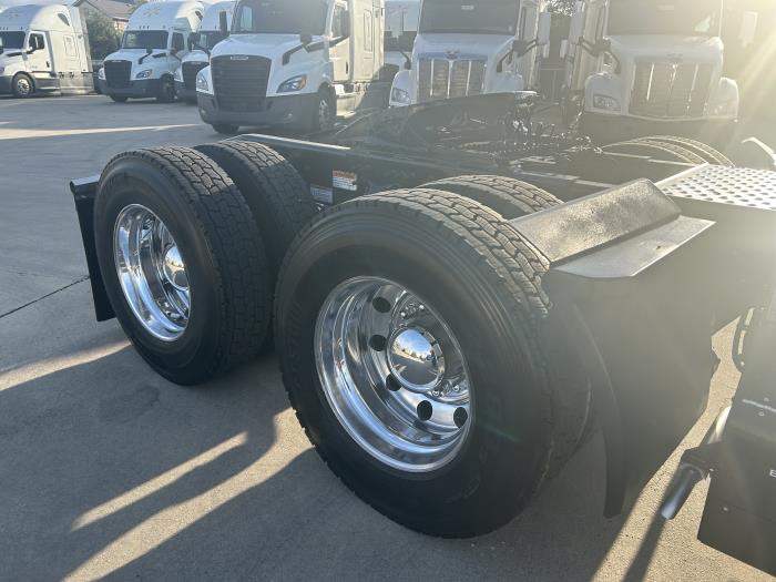 2021 Freightliner Cascadia-17