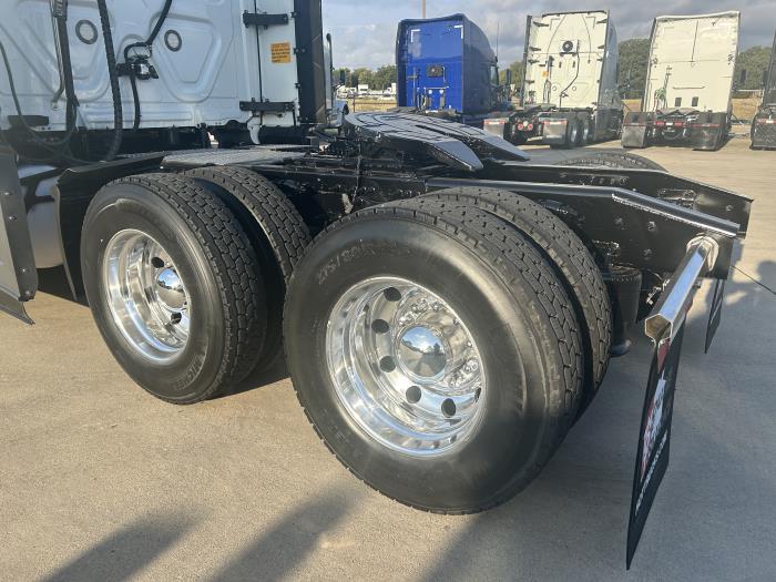 2021 Freightliner Cascadia-18