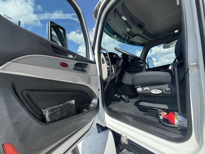 2026 Peterbilt 579-12