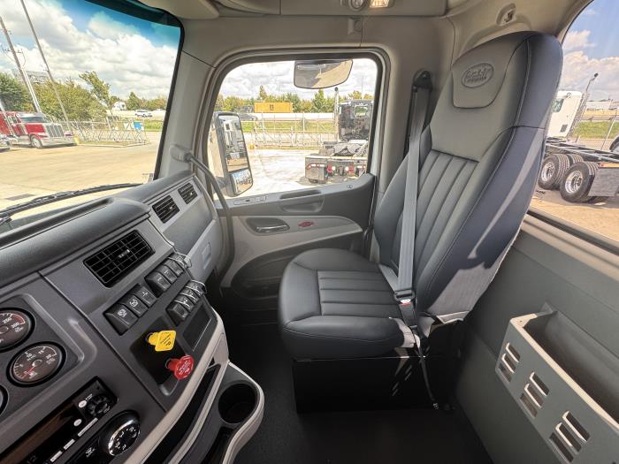 2026 Peterbilt 579-18