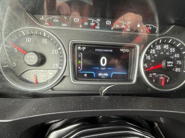 2019 International LT625-8