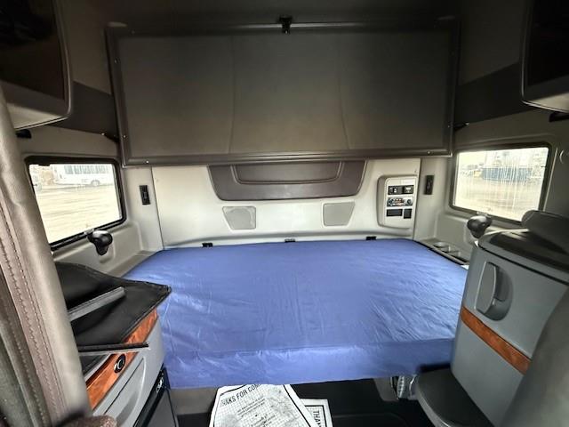 2019 International LT625-10