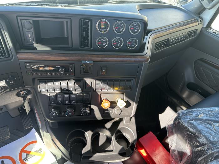 2026 International HX620-11