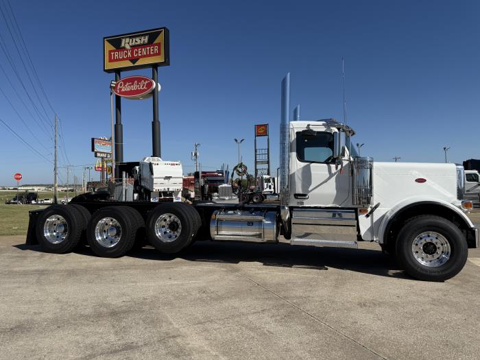 2026 Peterbilt 589-18