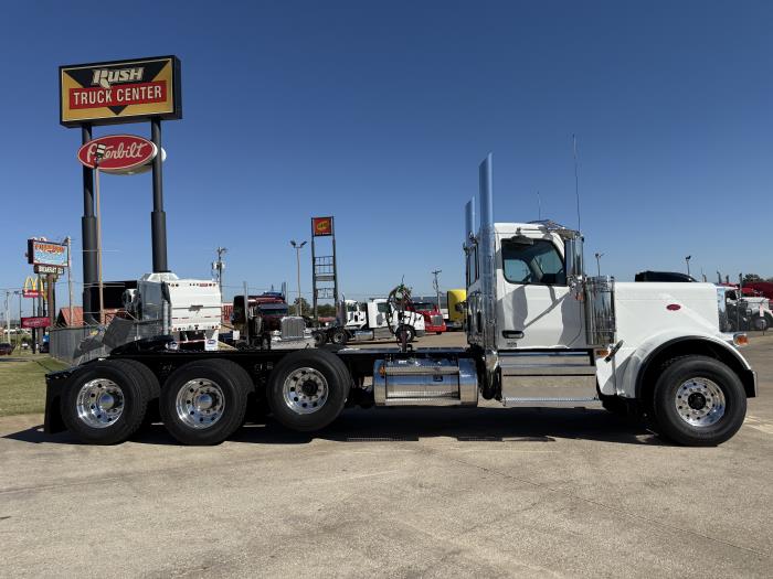 2026 Peterbilt 589-18