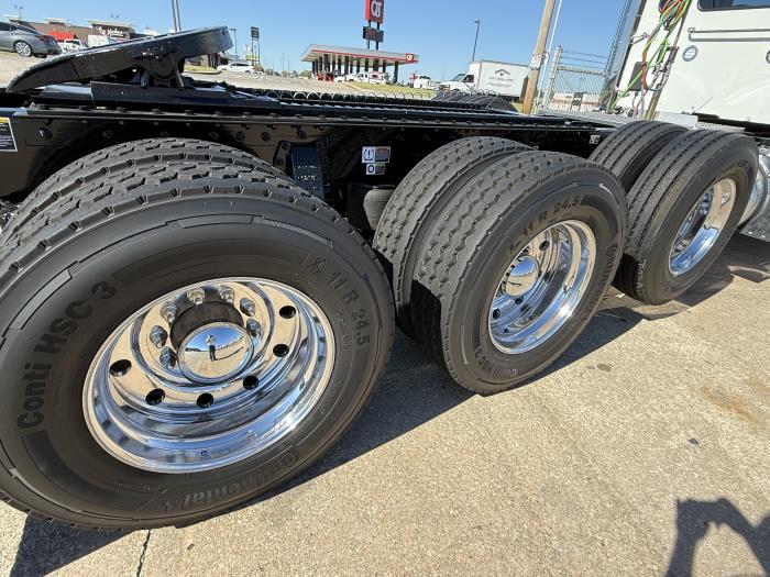 2026 Peterbilt 589-23