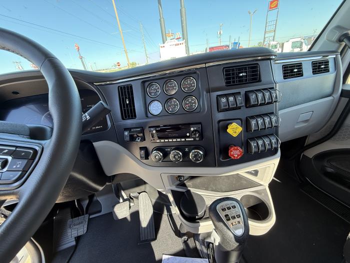 2026 Peterbilt 589-32