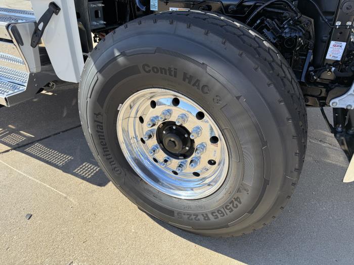 2026 Peterbilt 589-35