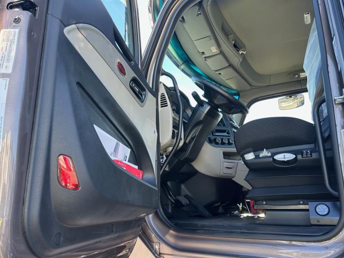 2026 Peterbilt 567-3