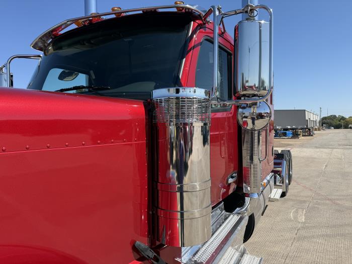 2026 Peterbilt 589-14