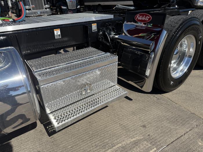 2026 Peterbilt 589-20