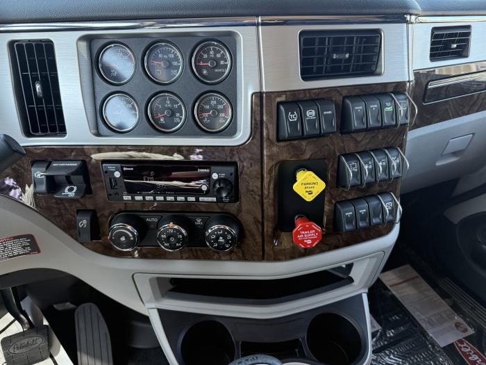 2026 Peterbilt 589-36