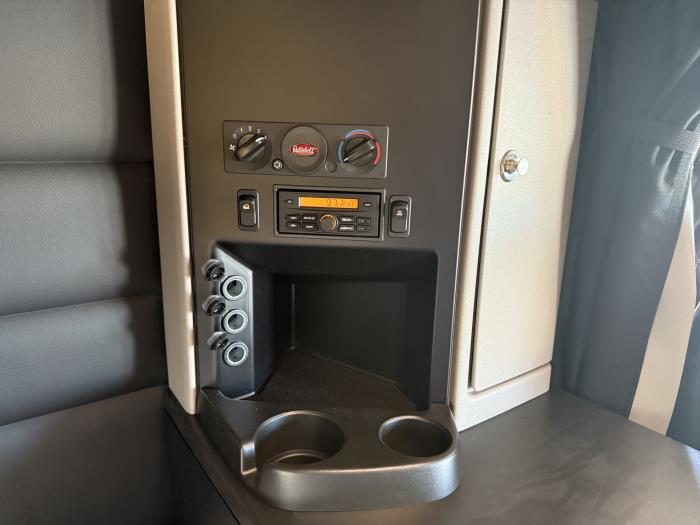 2026 Peterbilt 589-46