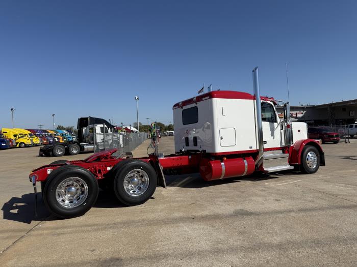 2026 Peterbilt 589-24