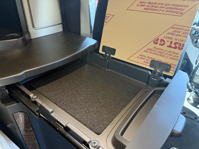 2026 Peterbilt 589-49