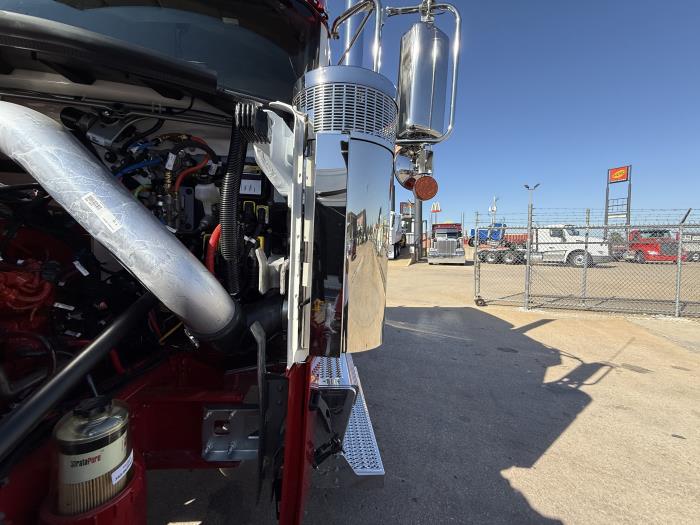 2026 Peterbilt 589-33