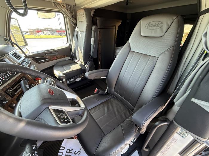 2026 Peterbilt 589-35