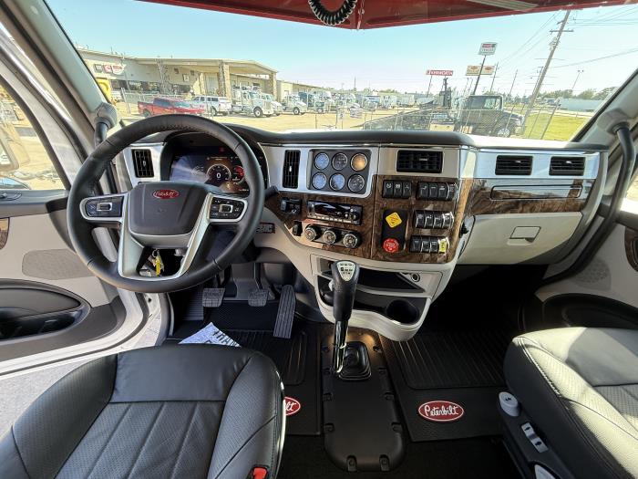 2026 Peterbilt 589-40
