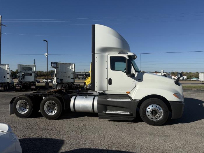 2018 International LT625-8
