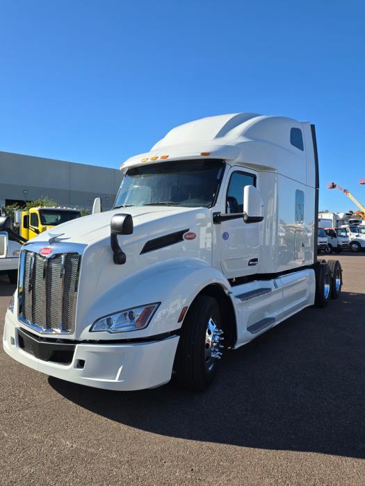 2023 Peterbilt 579-0