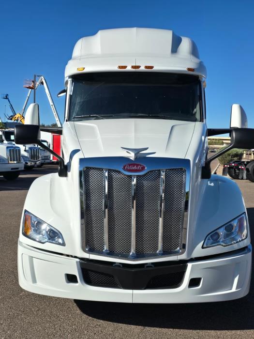2023 Peterbilt 579-7