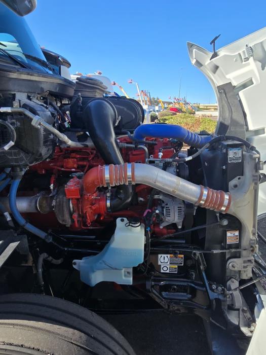 2023 Peterbilt 579-17