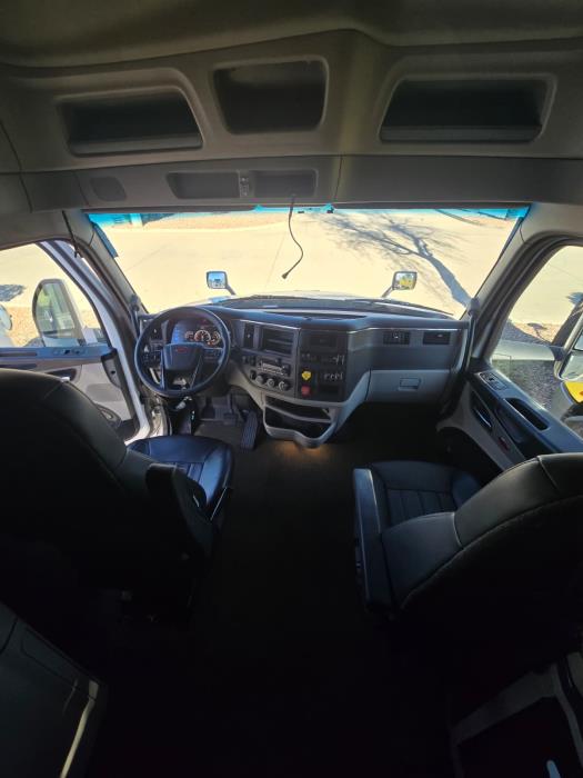 2023 Peterbilt 579-19