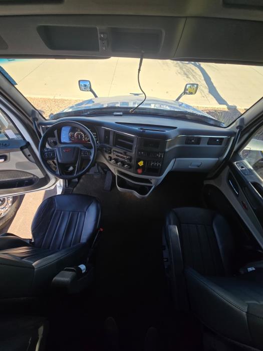 2023 Peterbilt 579-20