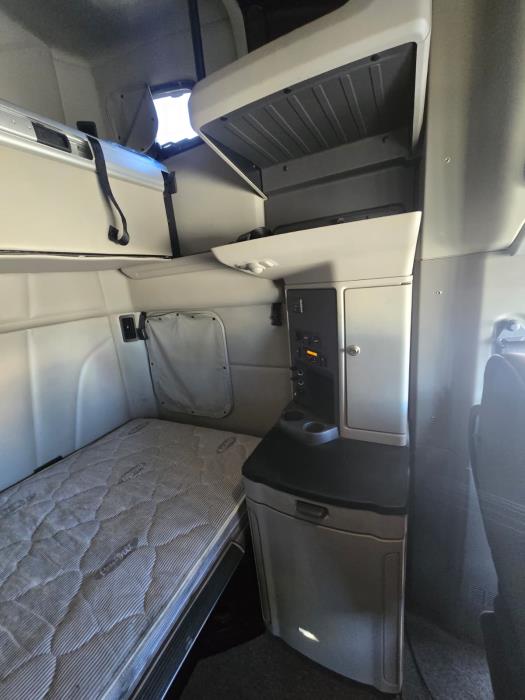 2023 Peterbilt 579-22