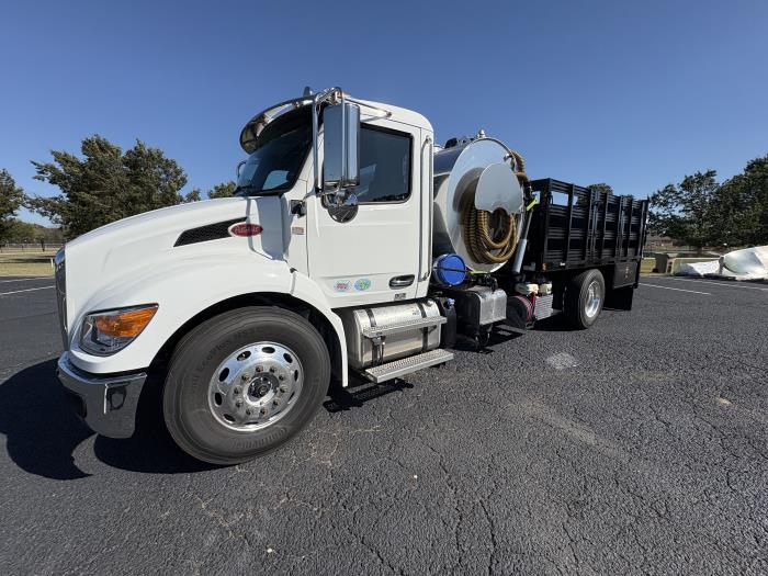 2025 Peterbilt 536-1