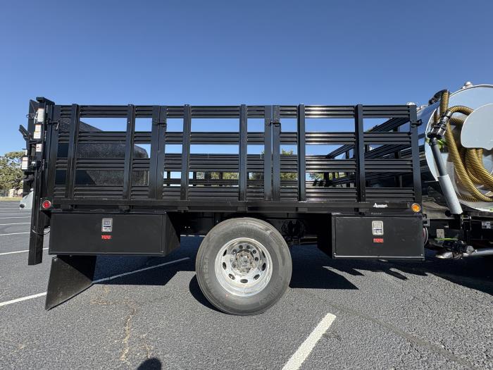 2025 Peterbilt 536-18