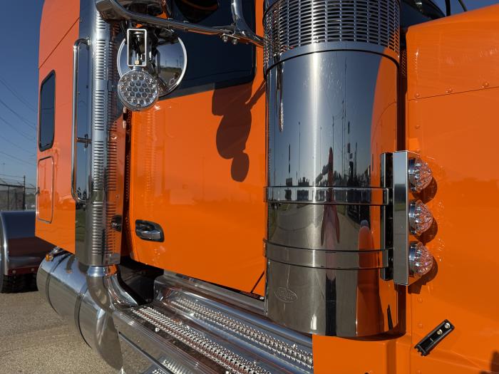 2026 Peterbilt 589-25