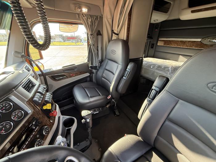 2026 Peterbilt 589-30