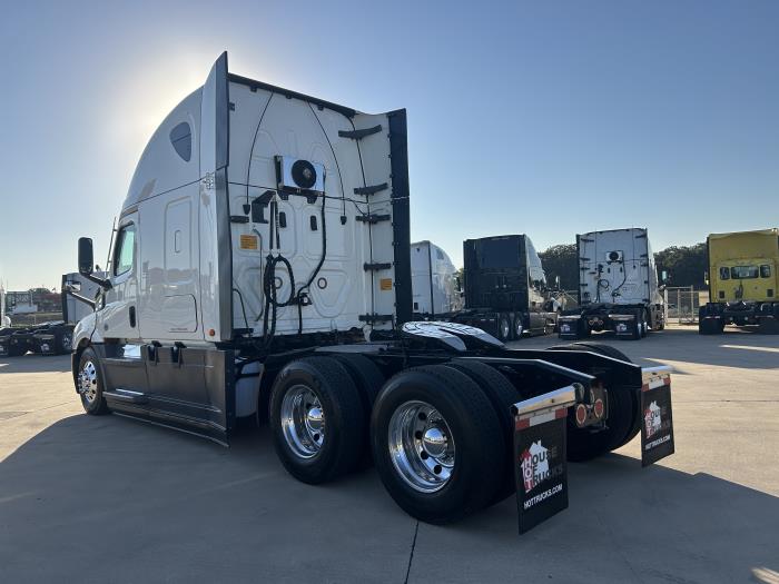 2021 Freightliner Cascadia-6