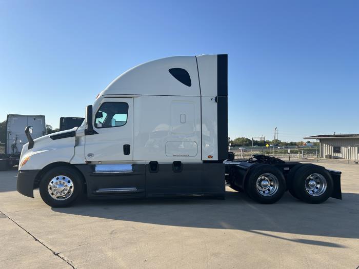 2021 Freightliner Cascadia-7