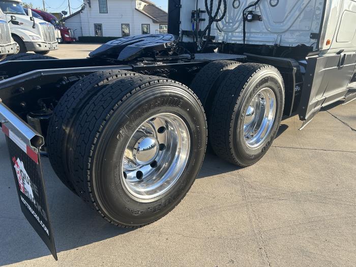 2021 Freightliner Cascadia-17