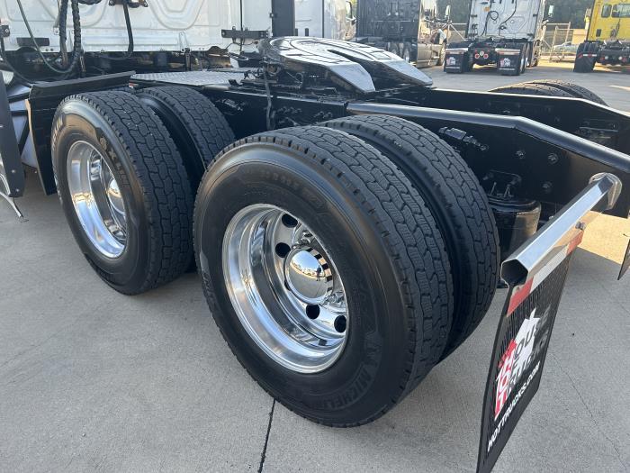 2021 Freightliner Cascadia-18