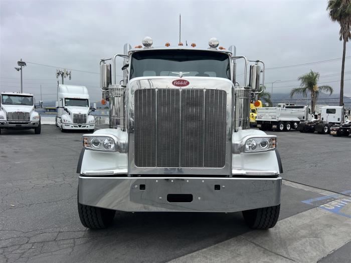 2026 Peterbilt 589-1