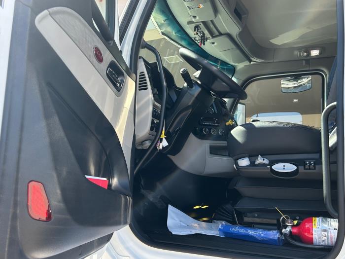 2026 Peterbilt 589-2